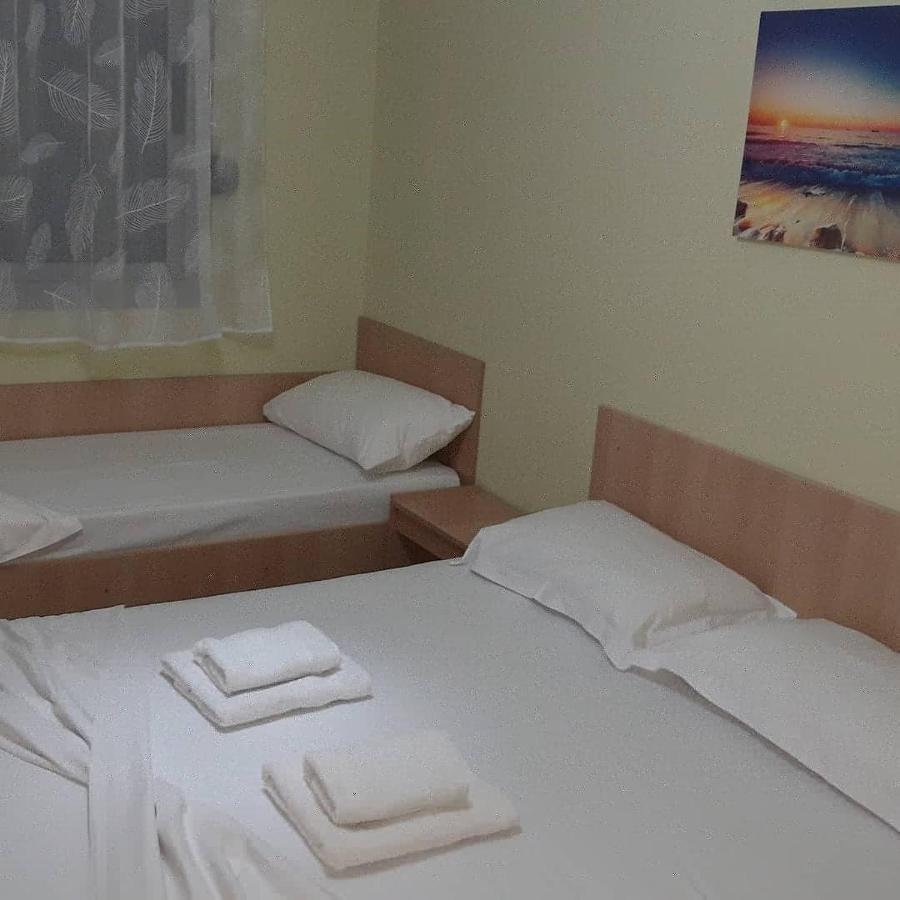 Disy Apartments Вльора Номер фото