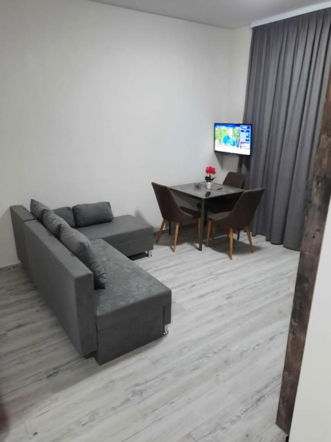 Disy Apartments Вльора Екстер'єр фото