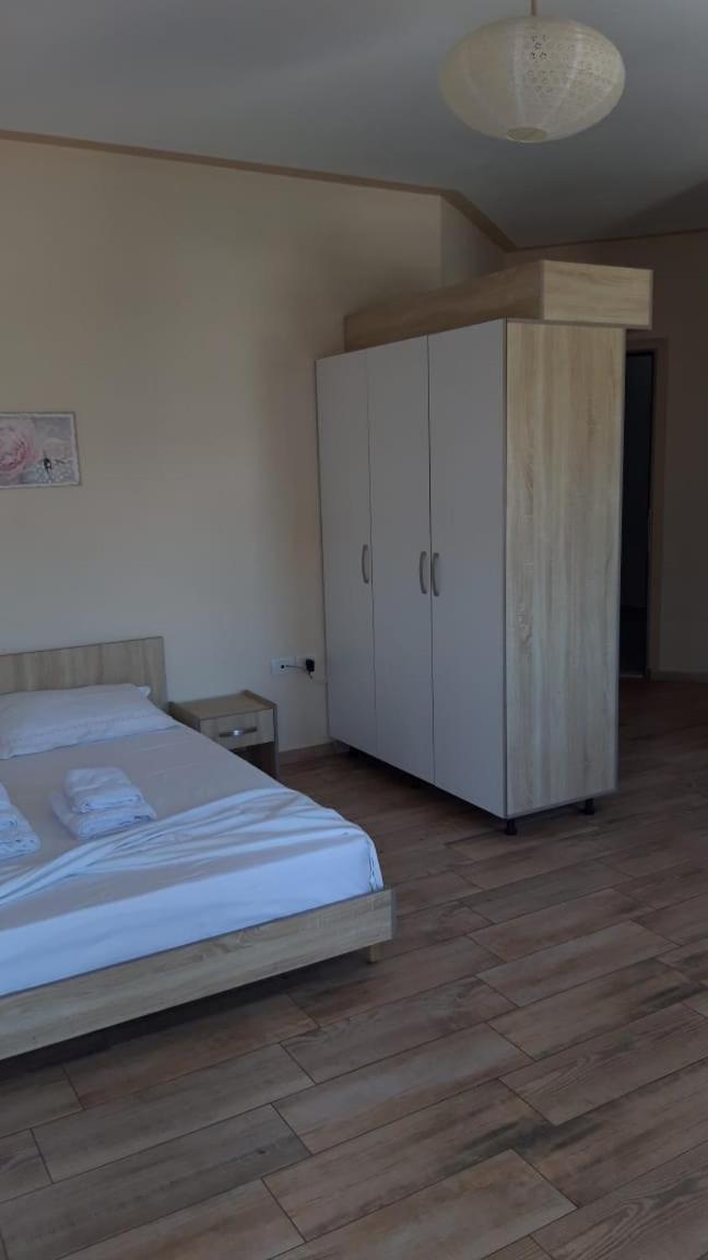 Disy Apartments Вльора Номер фото