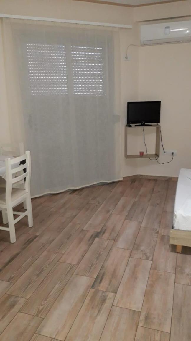 Disy Apartments Вльора Номер фото