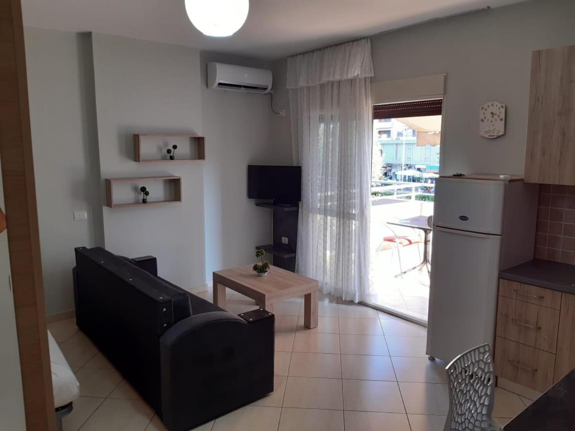 Disy Apartments Вльора Номер фото