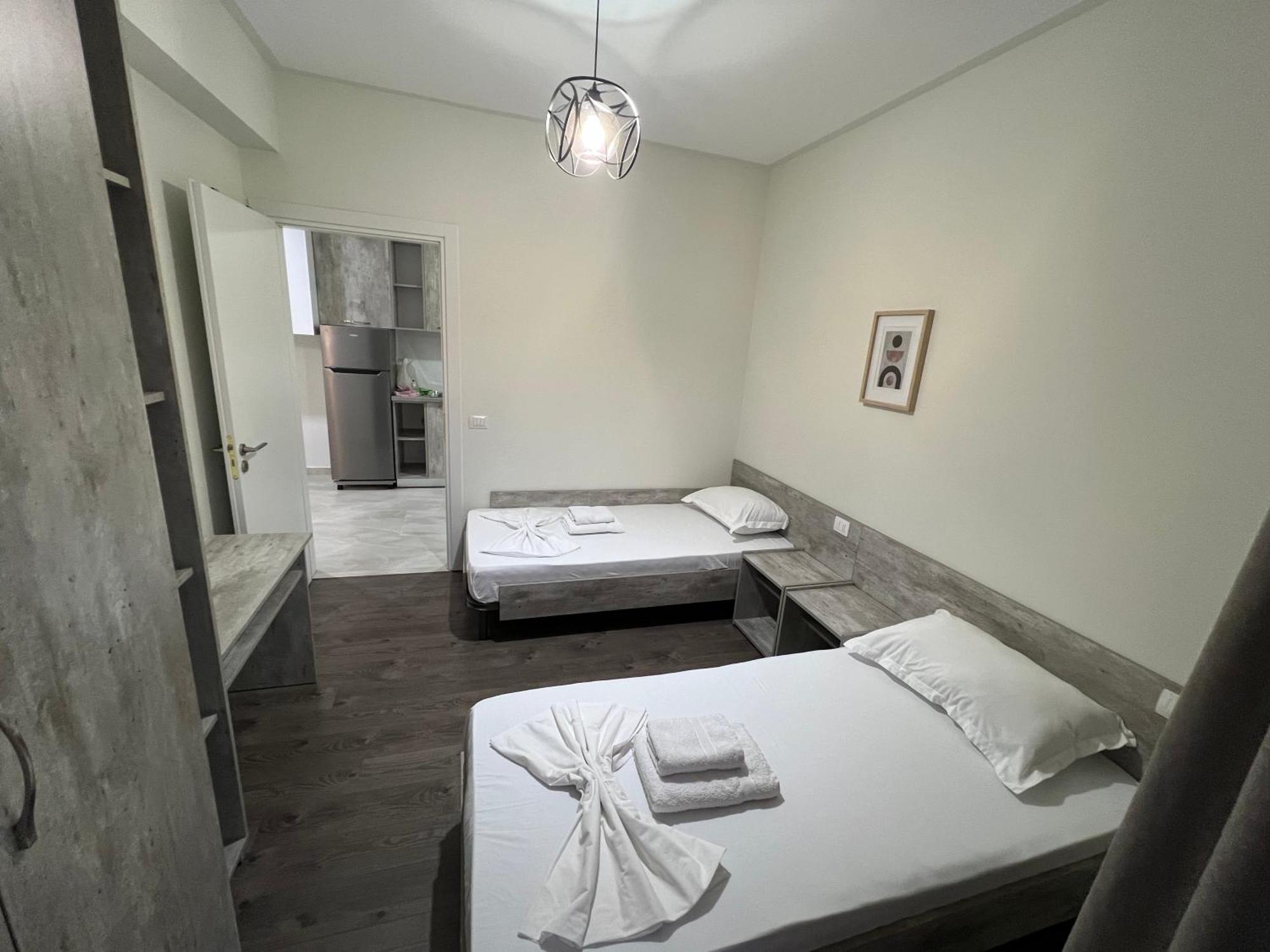 Disy Apartments Вльора Екстер'єр фото