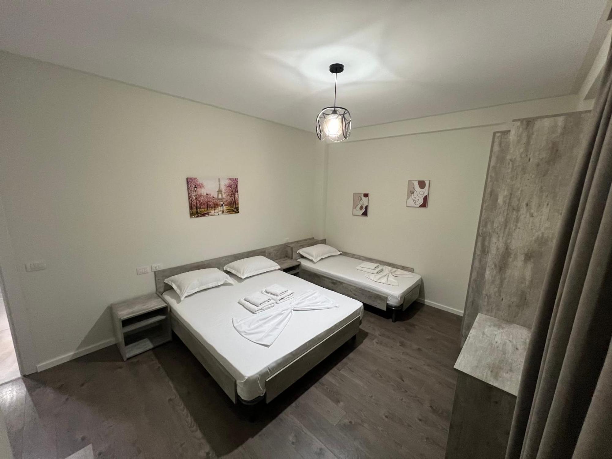 Disy Apartments Вльора Екстер'єр фото